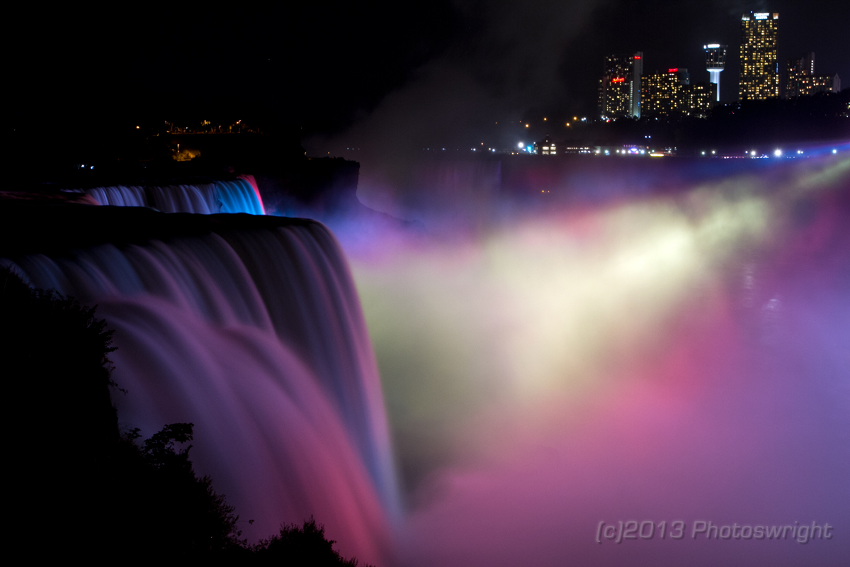 Niagara by night 1