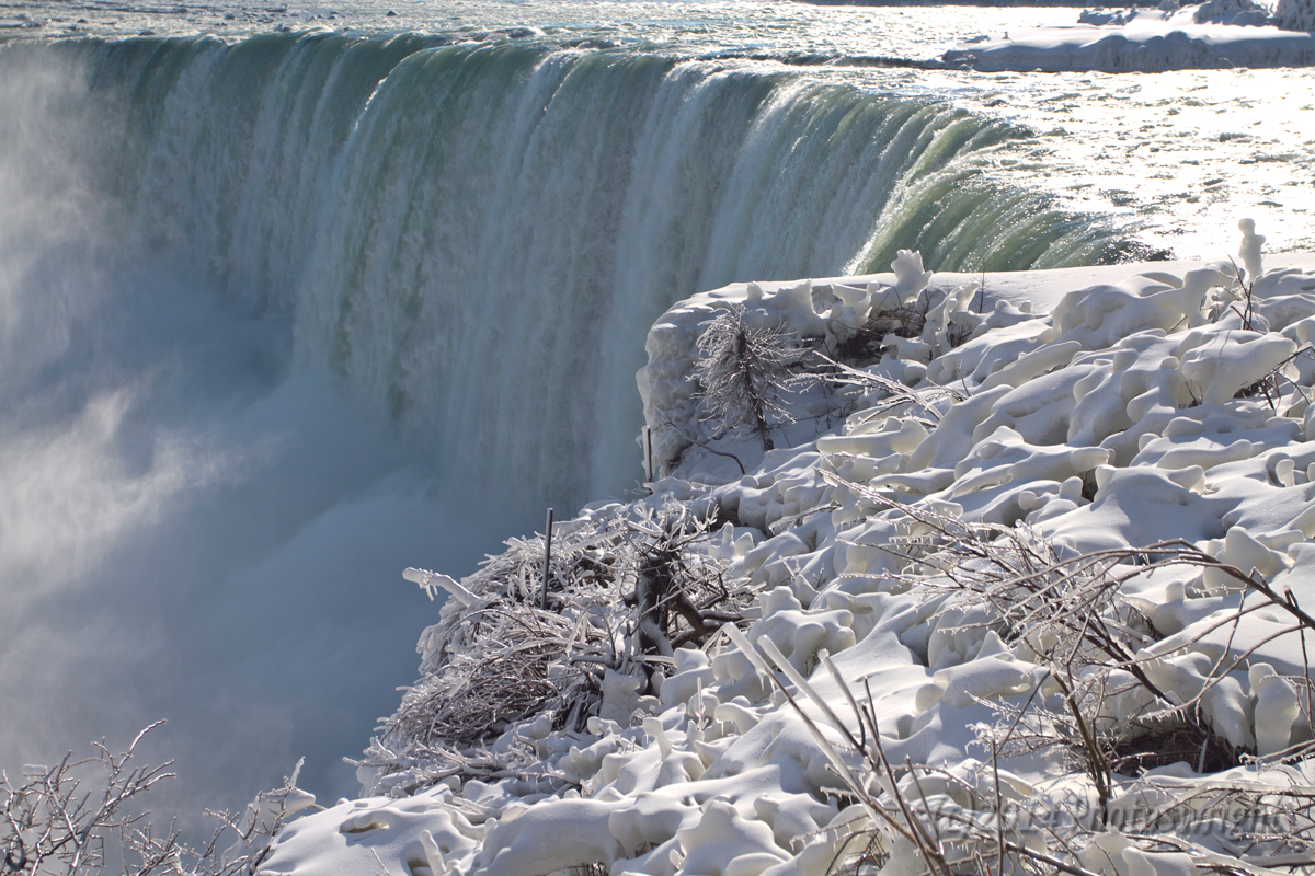 Frozen Niagara? (5)